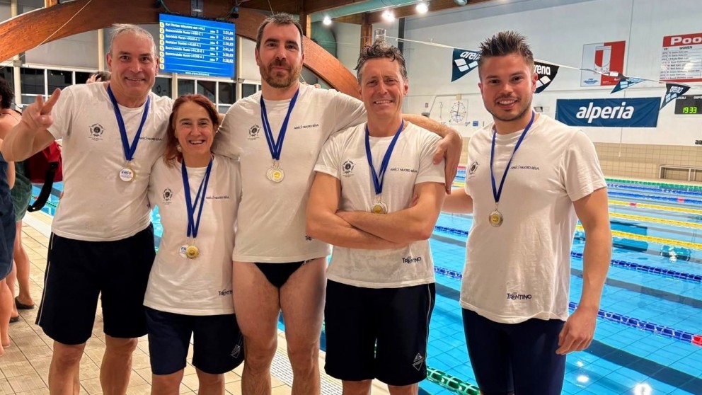 Squadra master amici nuoto riva